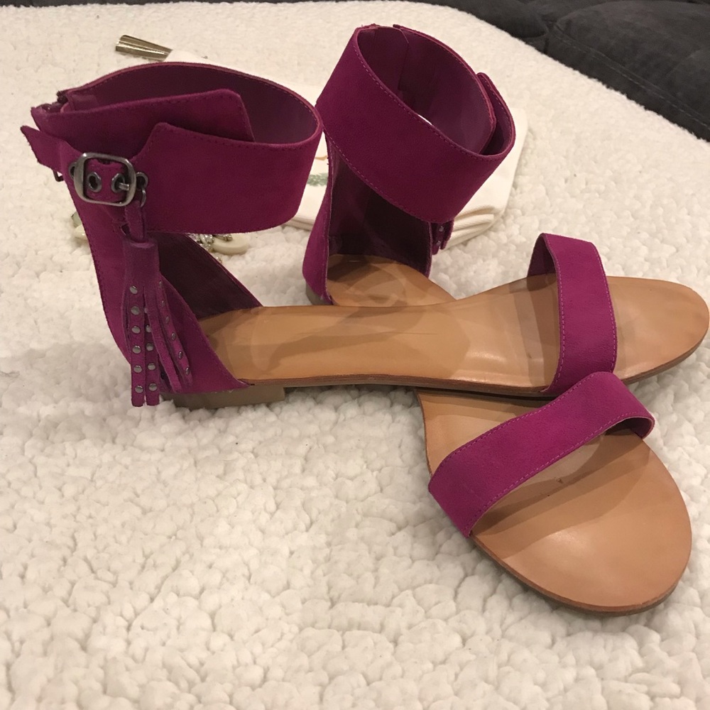 Dolce Vita suede magenta sandals. Size 8.5